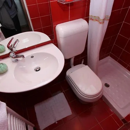 Hundefreundliches Studio-apartment Nur 650 Meter Zum Mit Meerblick * Rovinj