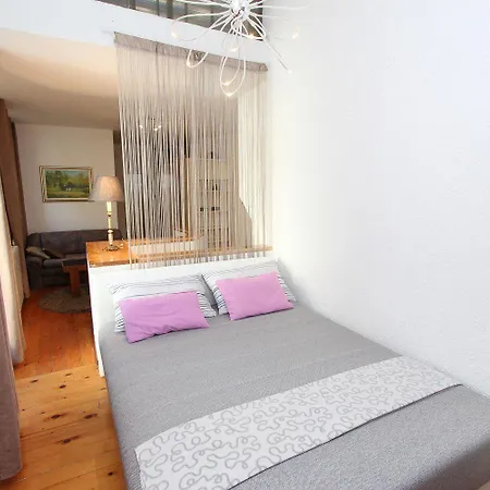 Hundefreundliches Studio-apartment Nur 650 Meter Zum Mit Meerblick Rovinj